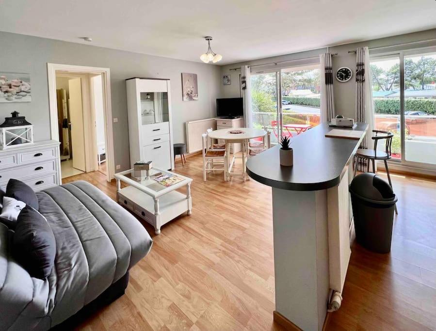 Appartement Sur Le Port. Grandcamp-Maisy Exterior foto